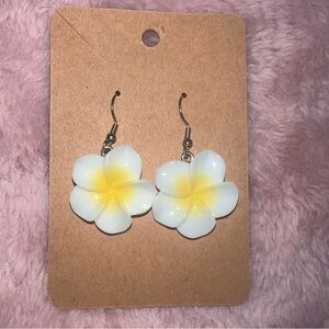 Elegant Hawaiian White and Yellow Flower Earrings